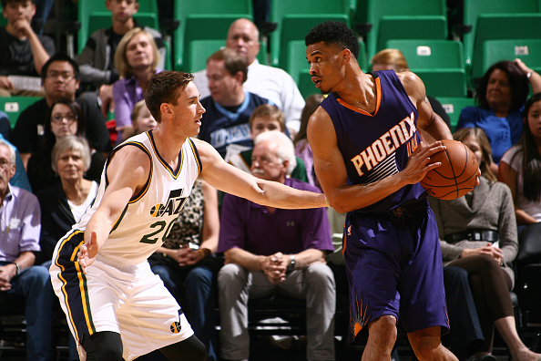 为外援中锋 为外援中锋